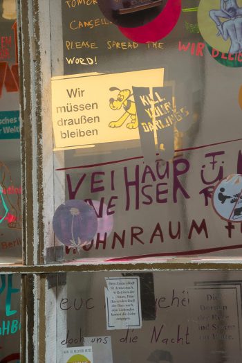 Kreuzberg bleibt unhöflich, mixed media, (Detail)
8-teilig, je 105,5 x 64,5 cm, 2018